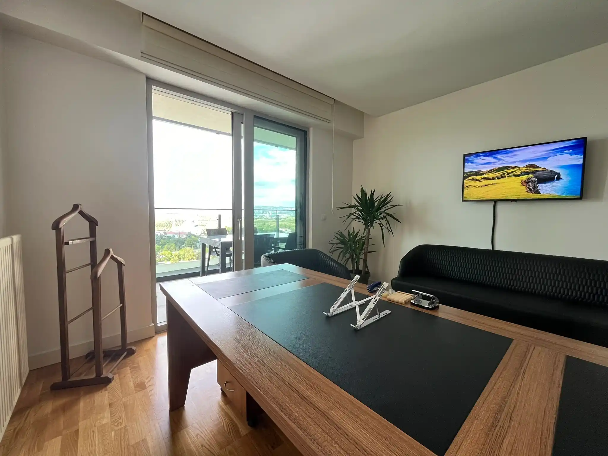 Çankaya sanal ofis — modern ofis iç mekânı ve çalışma alanı